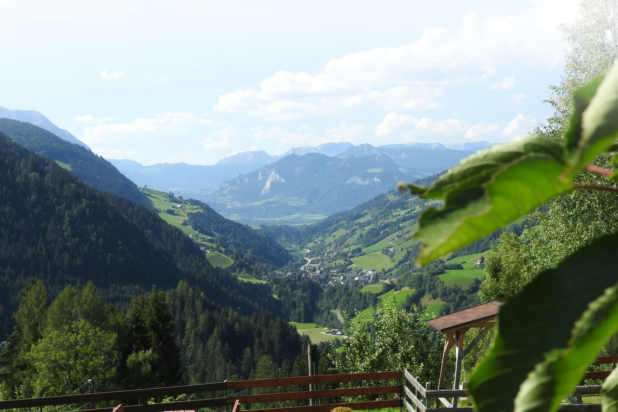 Ertlschweigerhaus mit Aussicht über das Donnersbachtal